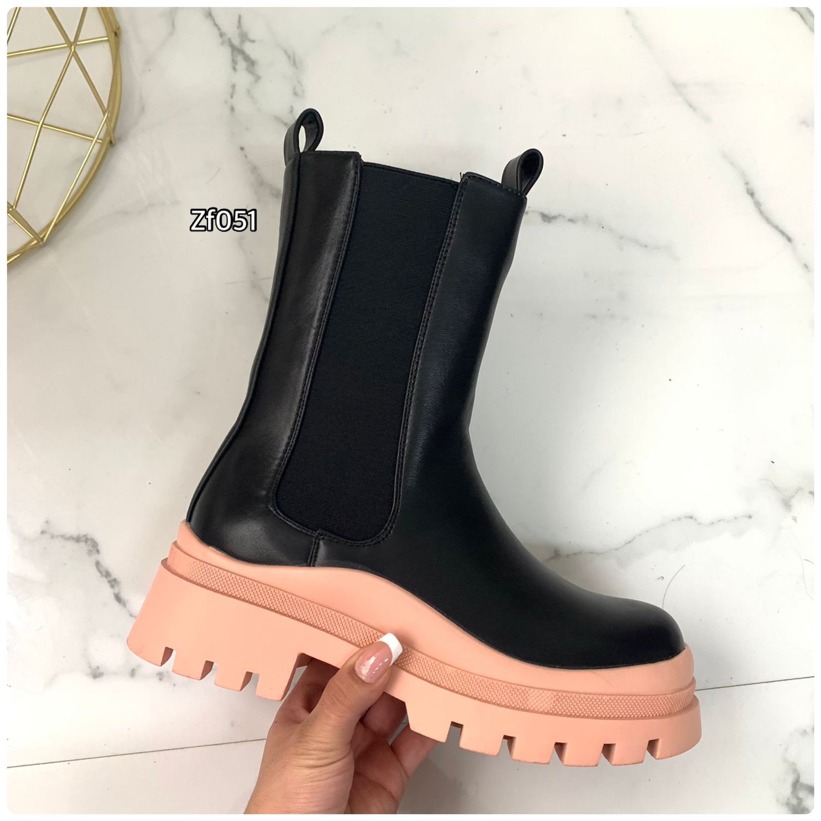 Botin negro suela rosa 5cm FR632 C24